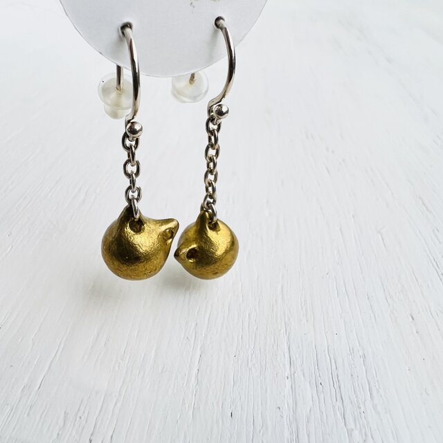 ネコブイ　シルバー製フック　真鍮ねこピアス