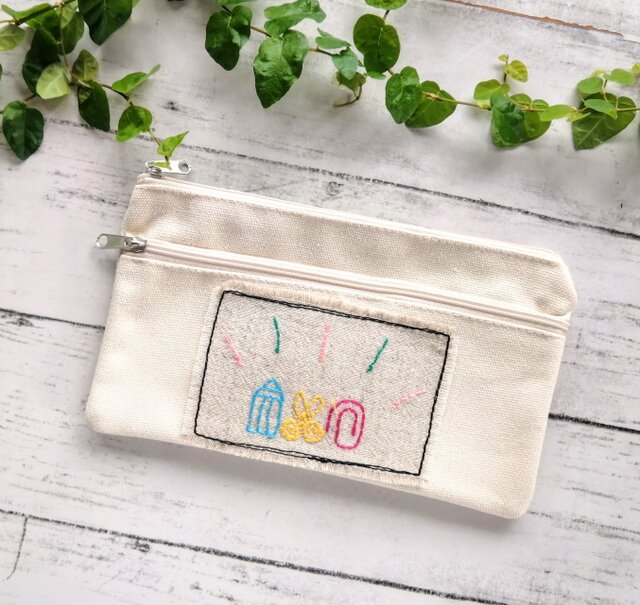 くちなし様　オーダー　お薬ポーチ　ハンドメイド　刺繍　両面　服薬管理　ファスナー くちなし様 オーダー お薬ポーチ ハンドメイド 刺繍 両面 服薬