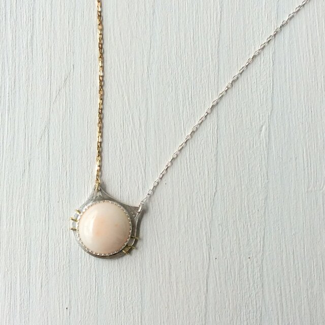 CHATCHAT　ねこの宝石サンゴのネックレス　一点物　K18+SV　