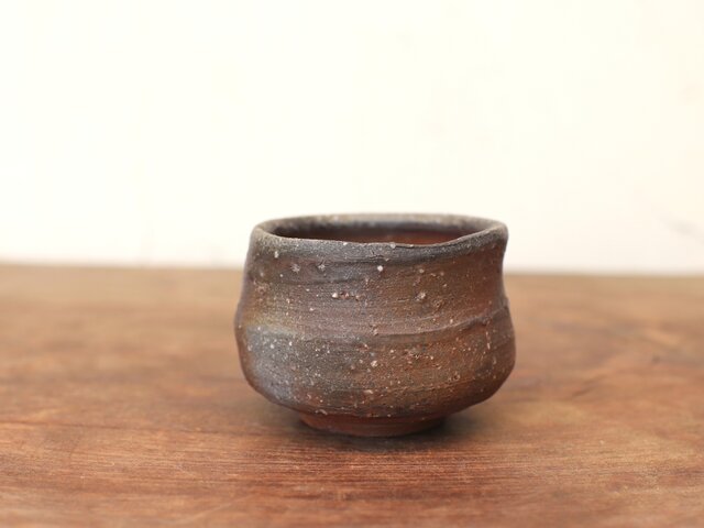 備前焼 ぐい呑み gi-054 | iichi 日々の暮らしを心地よくする