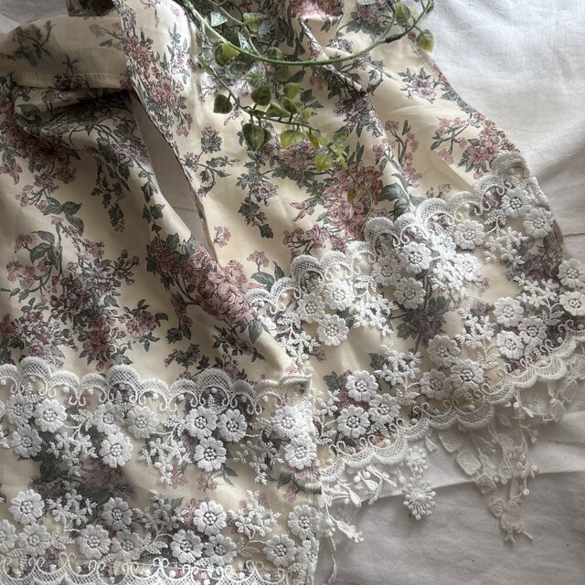 ハンドメイド☆リバティセリーヌホワイト小花刺繍レースストール