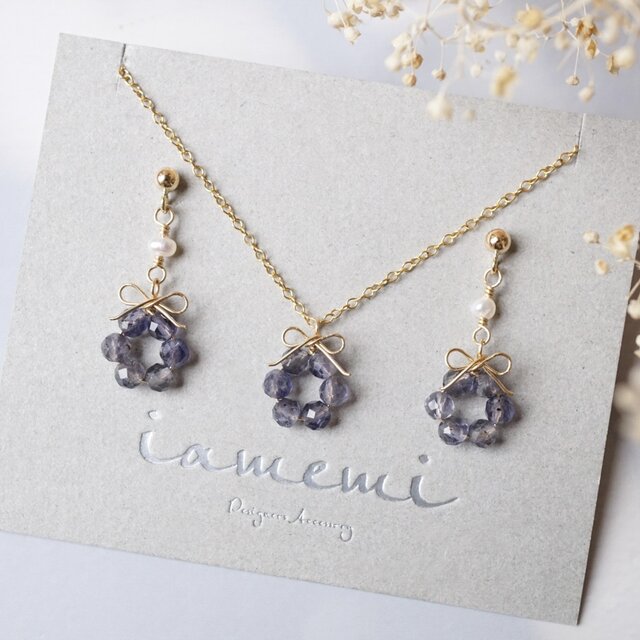 【３点セット】「スミレの花結」アイオライト×淡水パール／天然石リボンアクセサリー（ピアス／イヤリング・ネックレス）