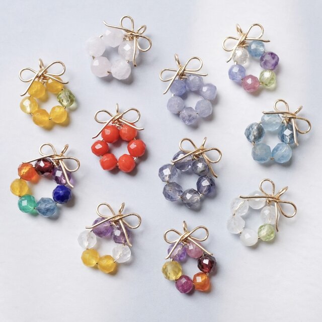 シロツメクサの花結」ピアス イヤリング ムーンストーン ペリドット