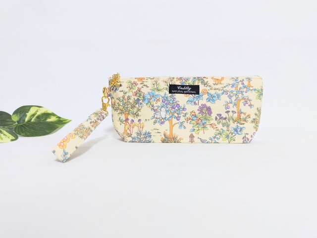 ドイツ ヘキスト 花柄の白磁小物入れ ハンドペイント ジュエリーケース
