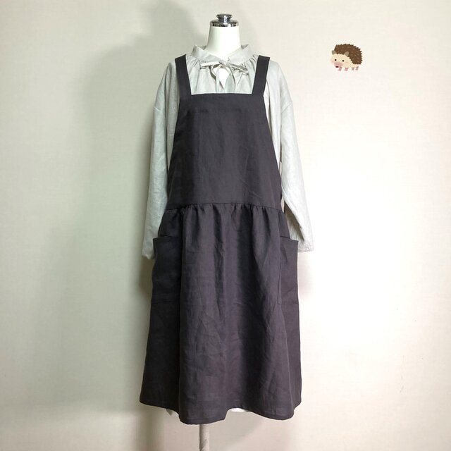 カラーリネン◆ギャザーエプロンワンピース◆チャコール◆フリーサイズ（中厚、リネン100％）