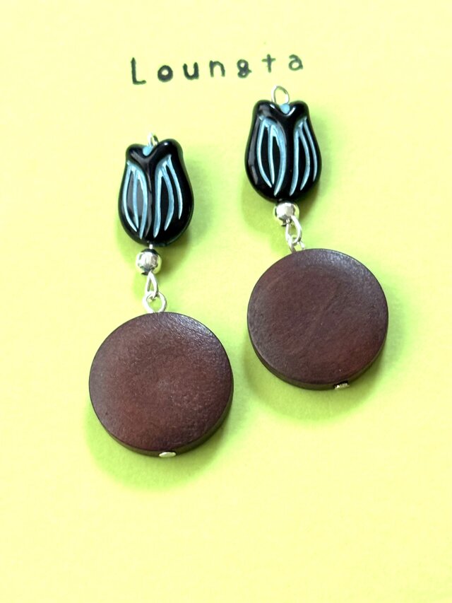 ウッドビーズピアス レトロピアス チューリップブラック ブラウンウッドビーズ 大ぶりピアス 樹脂ピアス