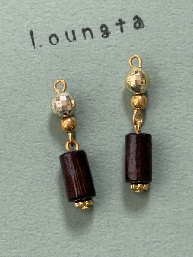 ウッドビーズピアス ゴールド ブラウンウッドビーズ 軽いピアス 樹脂ピアス