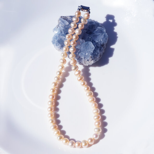 天然発色アプリコット淡水真珠のネックレス　～淡香（うすこう）