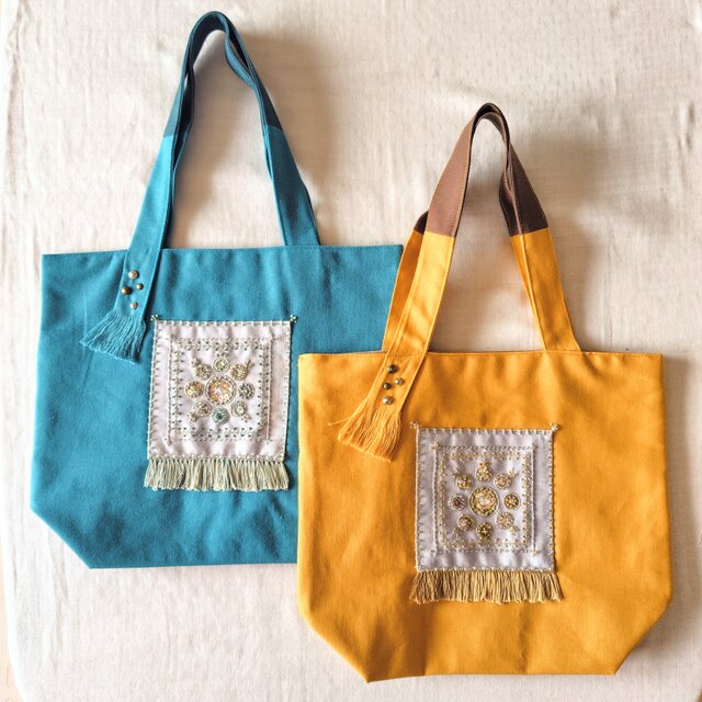 手刺繍のトートバッグ