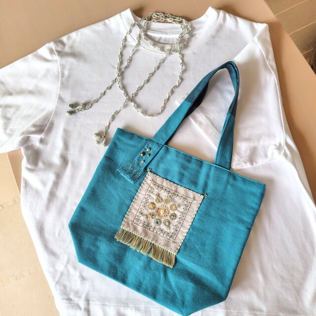 手刺繍のトートバッグ | iichi 日々の暮らしを心地よくする