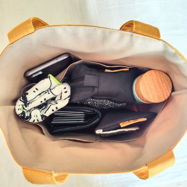 手刺繍のトートバッグ | iichi 日々の暮らしを心地よくする