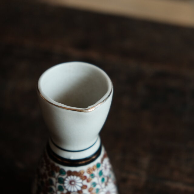 白い花とリーフ◇九谷焼 花文赤絵金彩徳利 酒器 工芸品 昭和レトロ 古