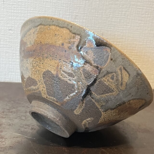 茶碗 鉄絵紋灰志野釉 No.6 | iichi 日々の暮らしを心地よくする