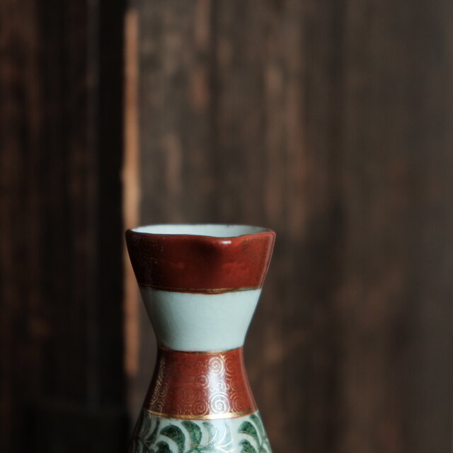 九谷焼人物模様徳利 九谷焼徳利ー徳田八十吉 / 二代目徳田八十吉 – Kura Monzen Gallery