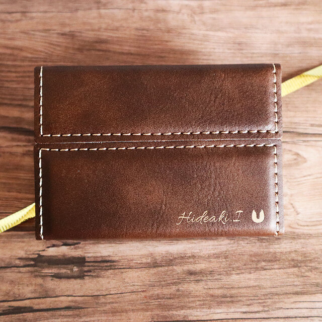 馬好きに贈る】シンプルで上品な馬デザイン名刺入れ｜本革風・名入れOK