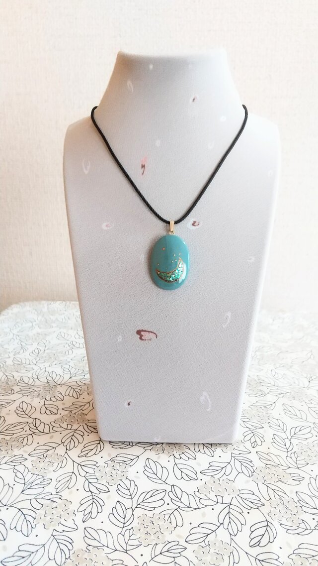 輪島塗  プチペンダント 青漆 三日月