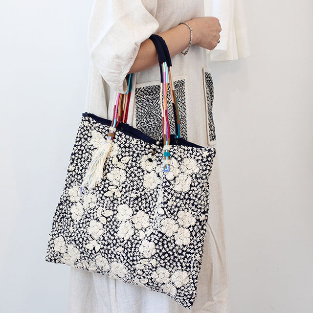 ちくちく刺し子の花柄ビッグトートバッグ