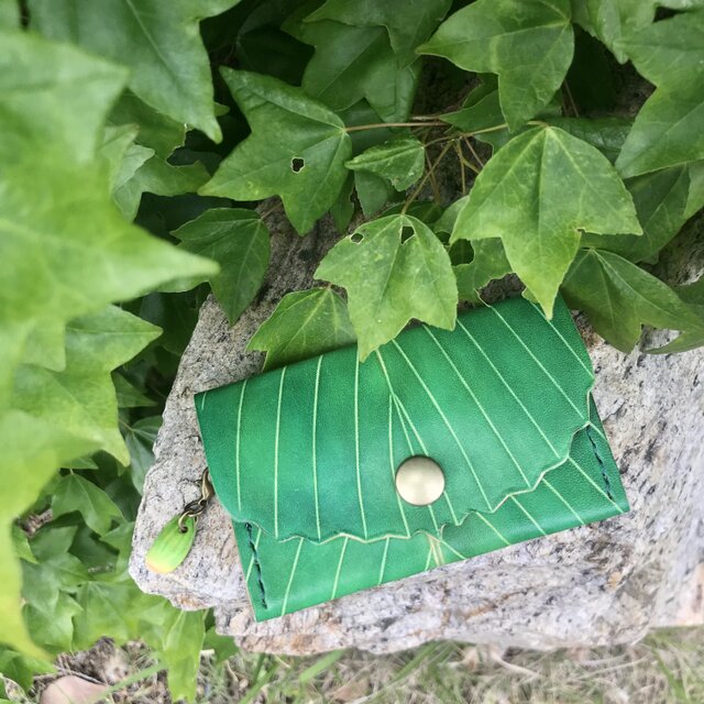 本革　葉っぱ　どんぐり　コナラ　ミニ　財布