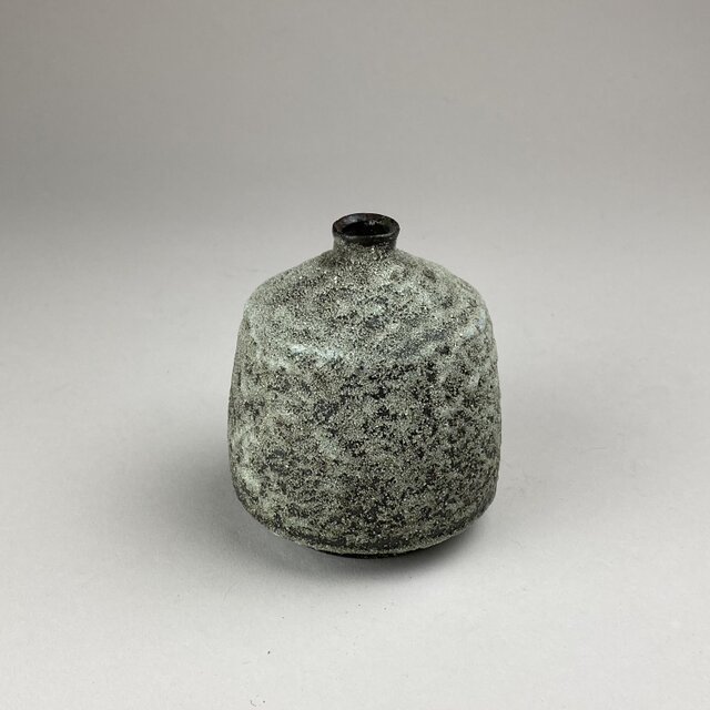 灰砂釉 一輪挿し t-49 | iichi 日々の暮らしを心地よくする