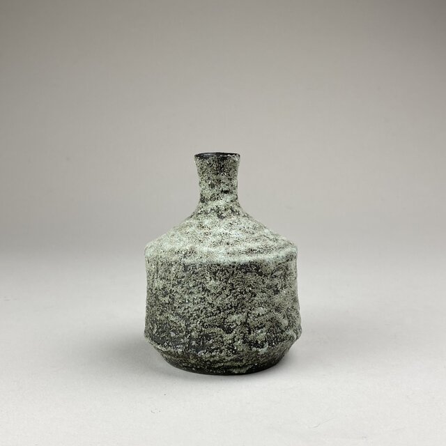 灰砂釉 一輪挿し t-50 | iichi 日々の暮らしを心地よくする