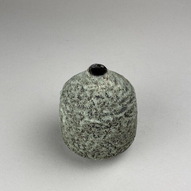 灰釉　酒器　花器　一輪挿し 灰砂釉 一輪挿し t-52 | iichi 日々の暮らしを心地よくする