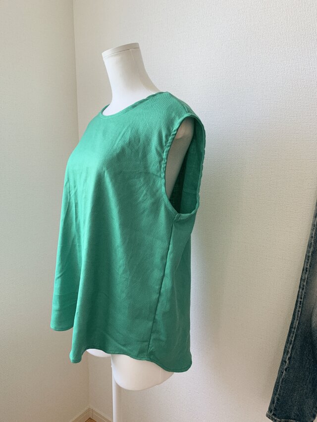 リネン後ろループボタンタンクトップ