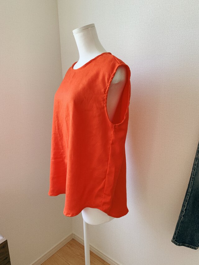 リネン後ろループボタンタンクトップ