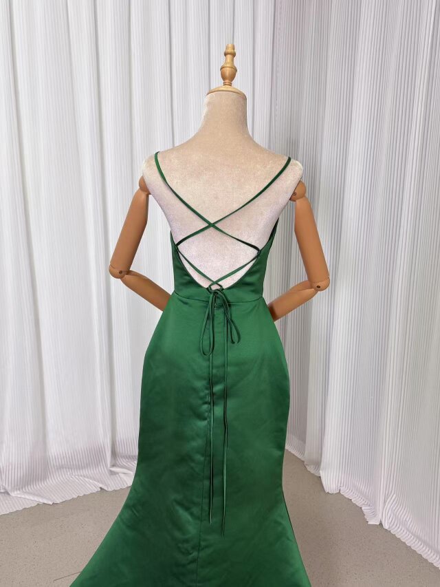 パーティードレス グリーン キャミソール 背中見せ マーメイドライン  
