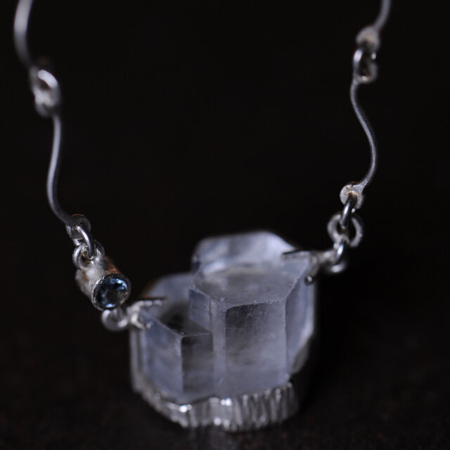 双晶ゴッシェナイトのネックレス