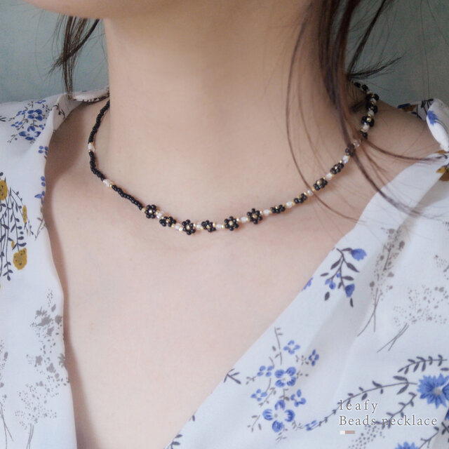 ❁ black flower * 黒いお花のビーズネックレス ブラック
