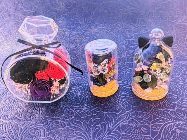 プリザーブドフラワー　赤いバラ　黒ネコドームアレンジメント it-683024483d054-1200.jpg