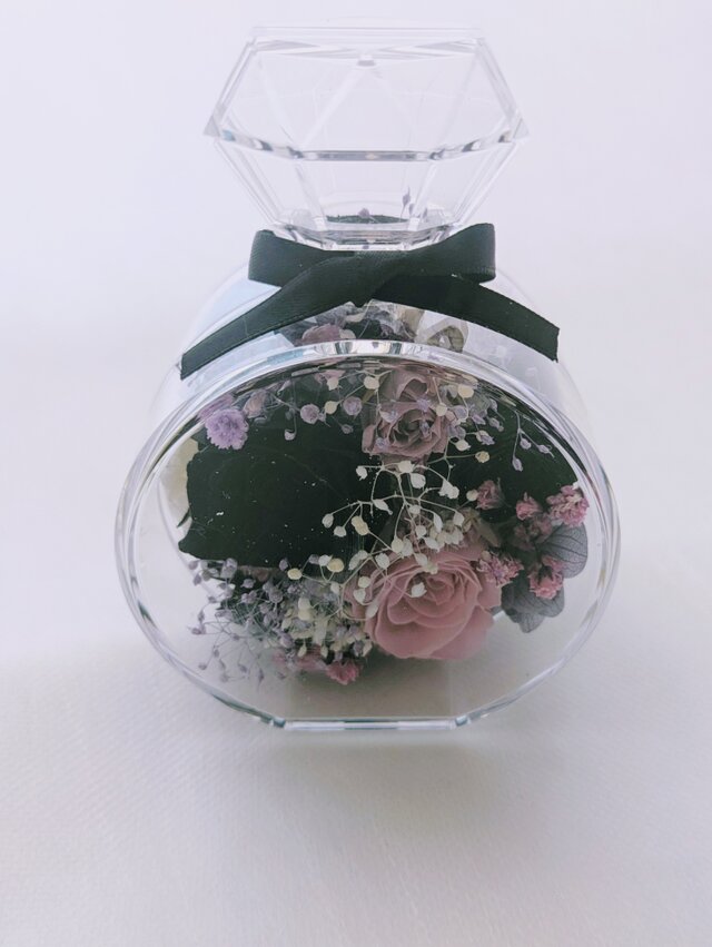 プリザーブドフラワー黒薔薇の魔法発動中シリーズ／薔薇とかすみ草の