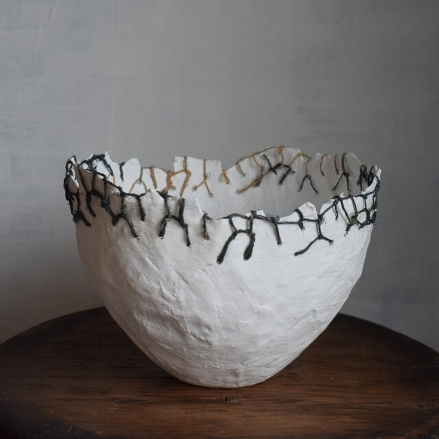 ペーパーマシェの器・胡粉とヘンプ糸