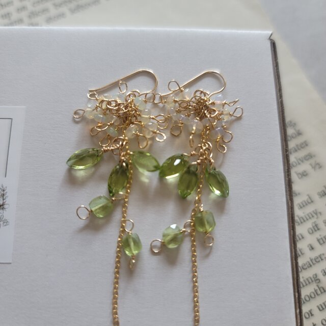 【14kgf 】ペリドット×プレシャスオパール＊初夏を感じるグリーン ピアス/イヤリング変更可
