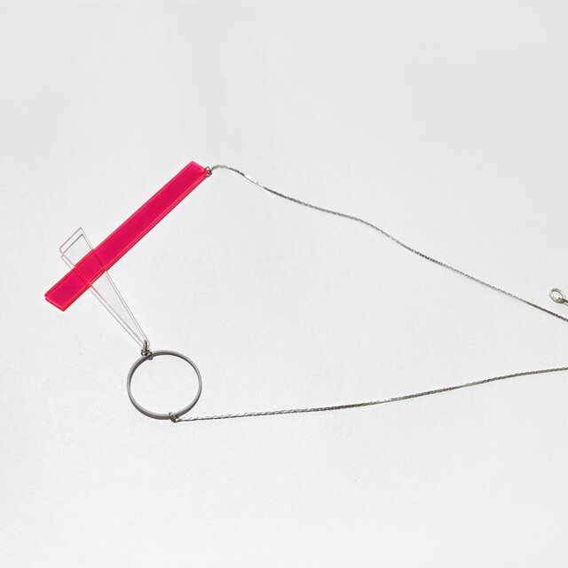 ネオンカラーなアクリルのネックレス