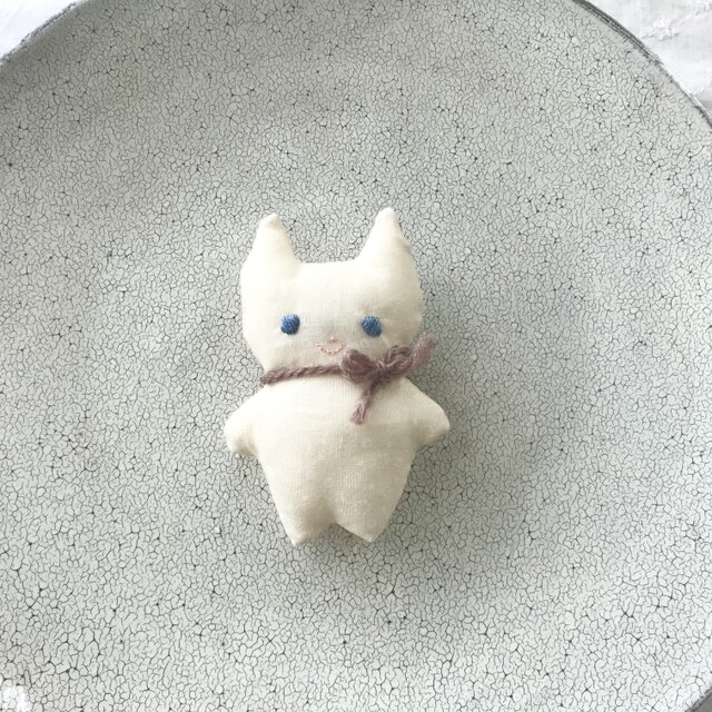 WEEKENDS 猫　ブローチ SUPER HAKKA｜刺繍ブローチ「ネコ」 | Rakuten Fashion(楽天