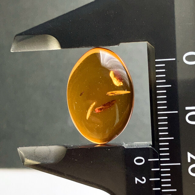 バルティックアンバー[197] 19x13mm 5Cts　天然石 ／ ルース ／カボション