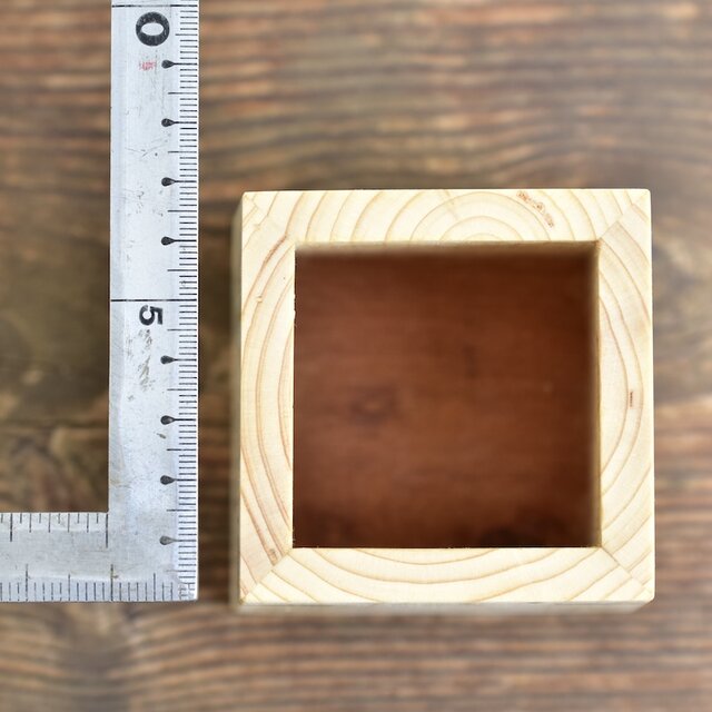 木工 】 ホワイトウッド端材 で作った 四角形のペン立て【A