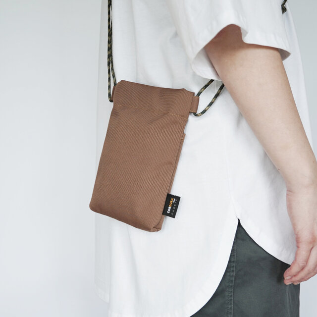 撥水・軽量】CORDURA® ナイロン製 スマホショルダーバッグ／サコッシュ