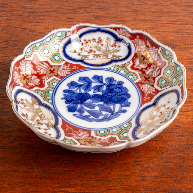 大聖寺伊万里　金襴手　窓絵　松竹梅に牡丹の図　４寸皿　３枚　D640AS-CEi 古伊万里 金襴手 牡丹に松竹梅図 4寸皿 5枚セット