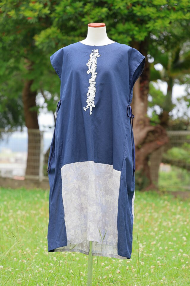 Be by Be You tiful 1点ものレース飾りのリネンワンピース　ネイビー