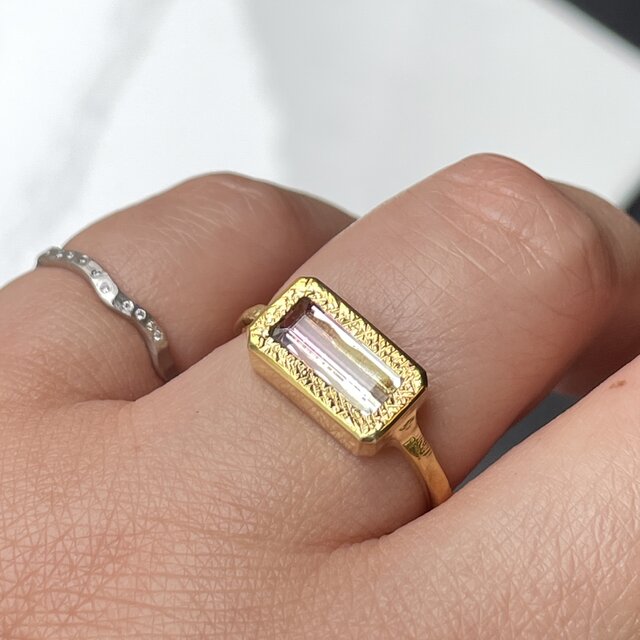 バイカラートルマリン 0.89ct ピンクからクリアー 淡くはかない移ろい
