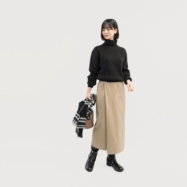 楽なのにきちんと見える 上質ポンチ タイトロングスカート 4色 黒／白