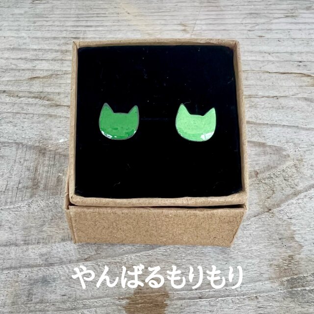 オキナワミニネコ チタンポストピアス | iichi 日々の暮らしを心地よく