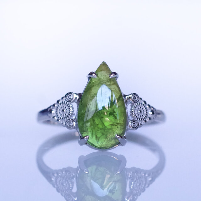 グロッシュラーガーネットPT900リング MALWA (マルワ)[M255]