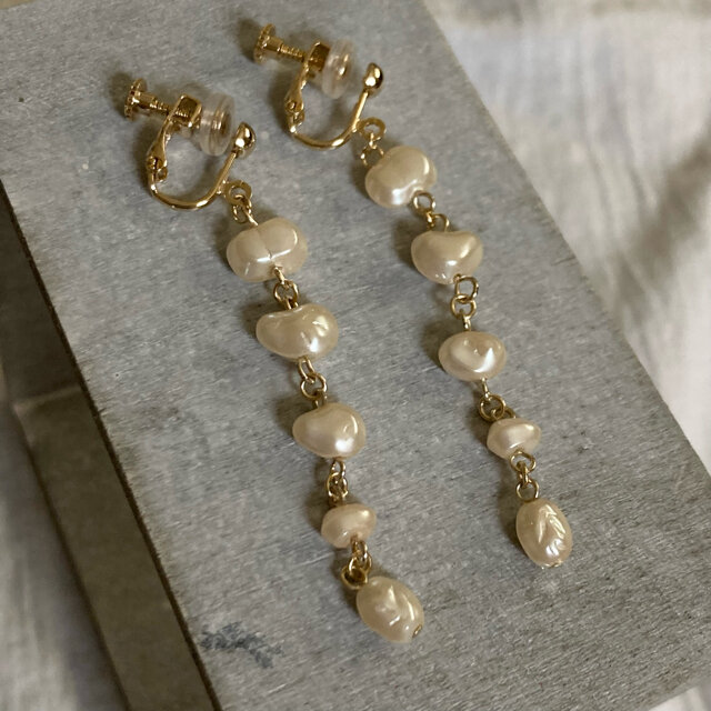 日本製ヴィンテージ、ポンスガラスパールのロングイヤリング No.C810