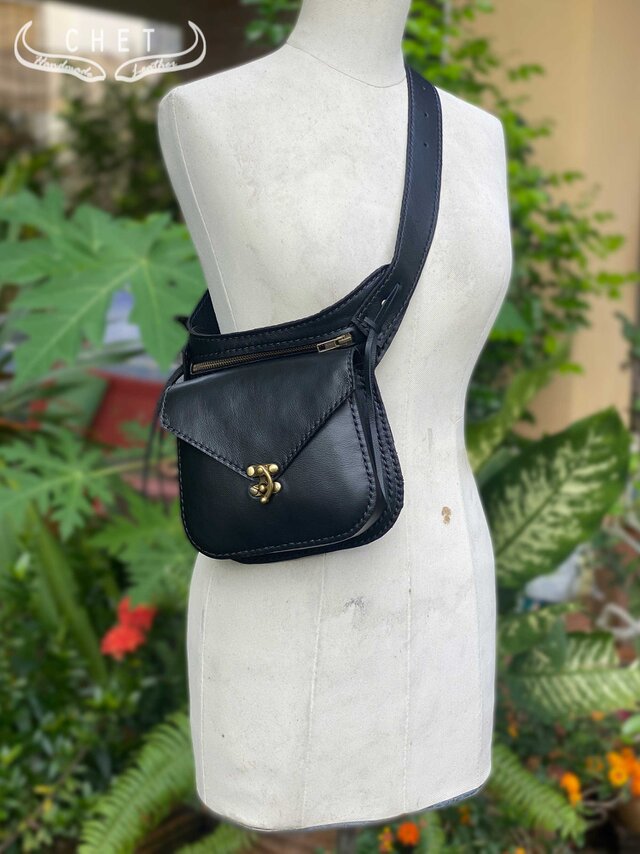 #1183 KETO レザー ウエストバッグ ブラック KETO（ケト）の「KETO（ケト）TYPE B/Waist Bag（）」 - WEAR