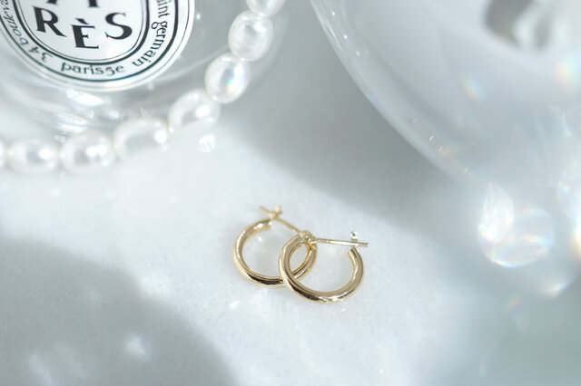 18金【2×13mm 定番フープピアス】Yゴールド K18刻印入 新品！ 楽天市場】18金 フープピアス 18k 2×13 k18 輪っか 1ペア