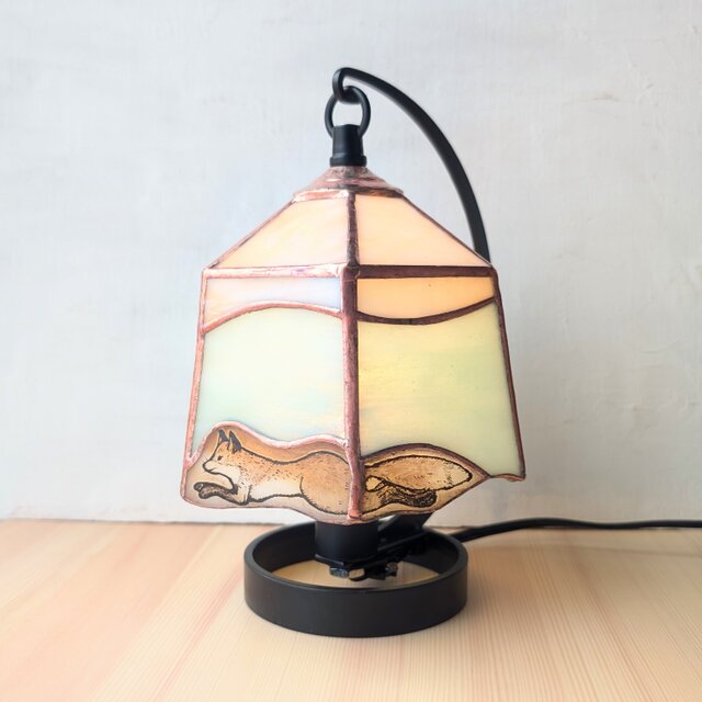 LEDライト【ウサギとキツネ】ステンドグラス　置き型　コンセントタイプ