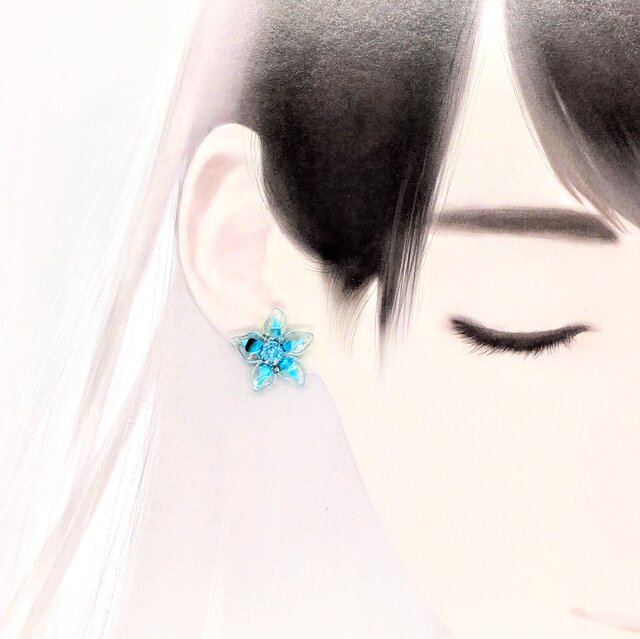 螺鈿とスワロフスキーの花のピアスイヤリング【2205】 | iichi 日々の